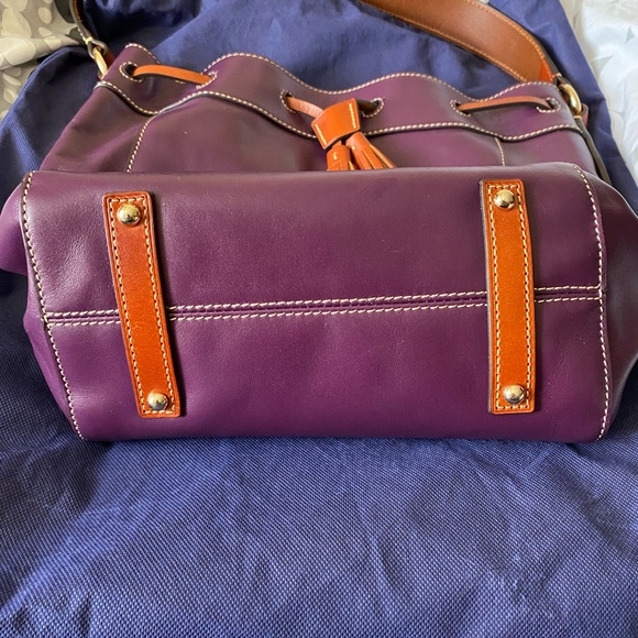 Dooney & Bourke bucket bag - Picture 3 of 4